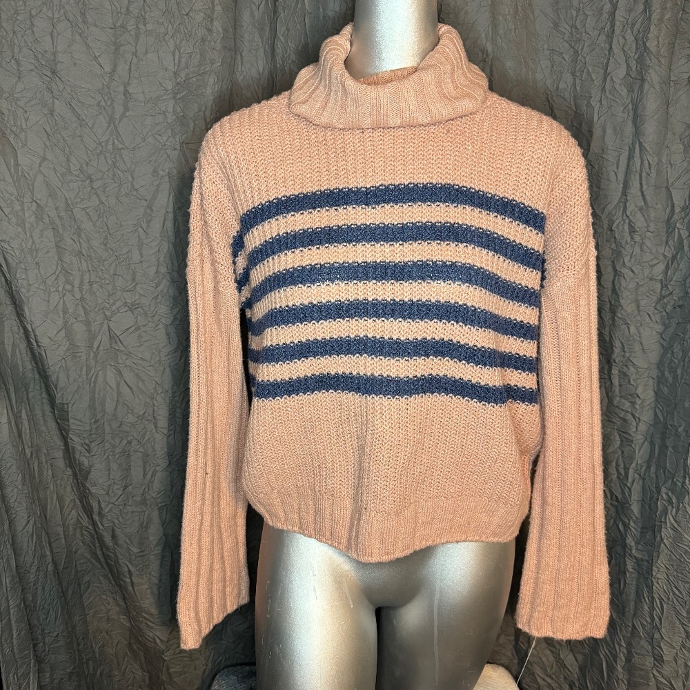 NWT Women's So Crop Sweater